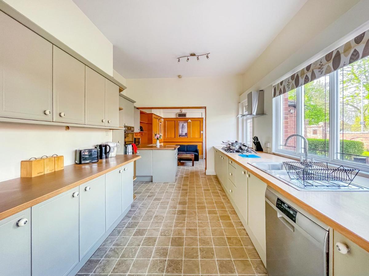 *Rd9Bc* For Your Most Relaxed & Cosy Stay + Free Parking + Free Fast Wifi * Leeds  Kültér fotó